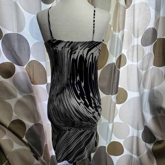 Sharp Bodycon Mini Dress - Picture 3 of 3